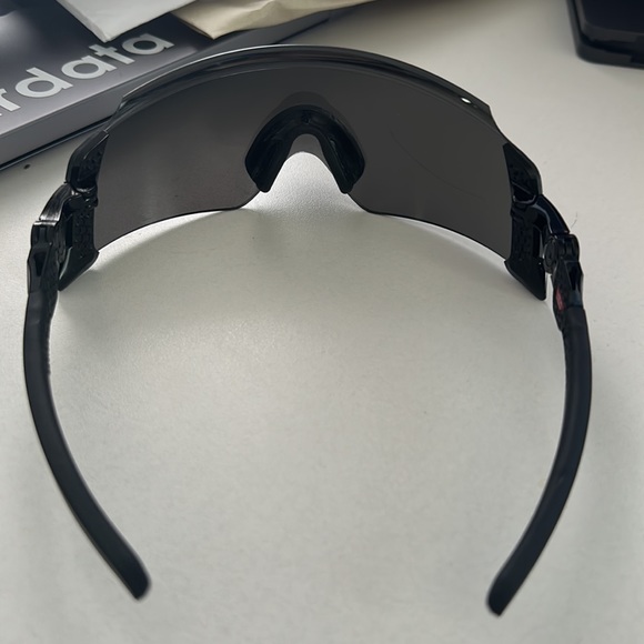 Oakley Kato Sunglasses - Picture 3 of 4